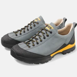 Mountain comfort hiking boot