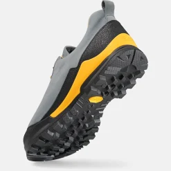 Mountain comfort hiking boot
